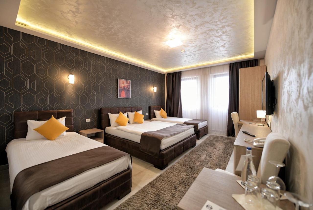 Garnet Hotel & Event Centar Ruma Ngoại thất bức ảnh
